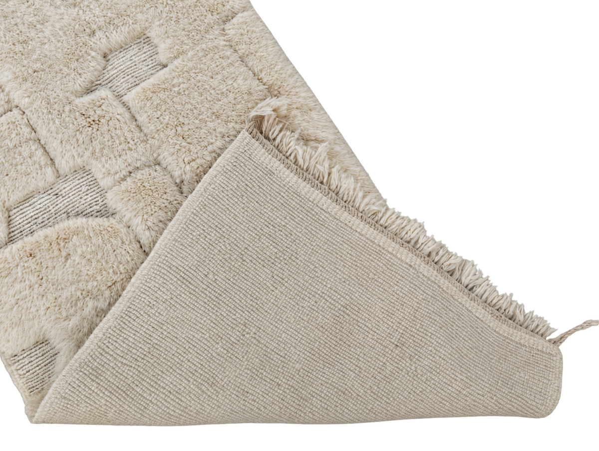 Detail of Natural White Moroccan Runner with Relief Pattern, 445 × 78 cm.