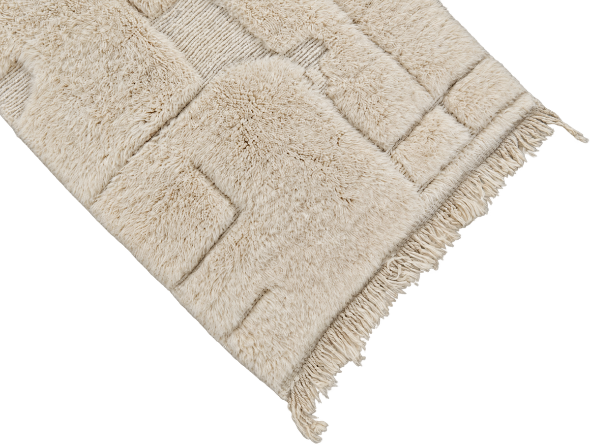 Detail of Natural White Moroccan Runner with Relief Pattern, 445 × 78 cm.