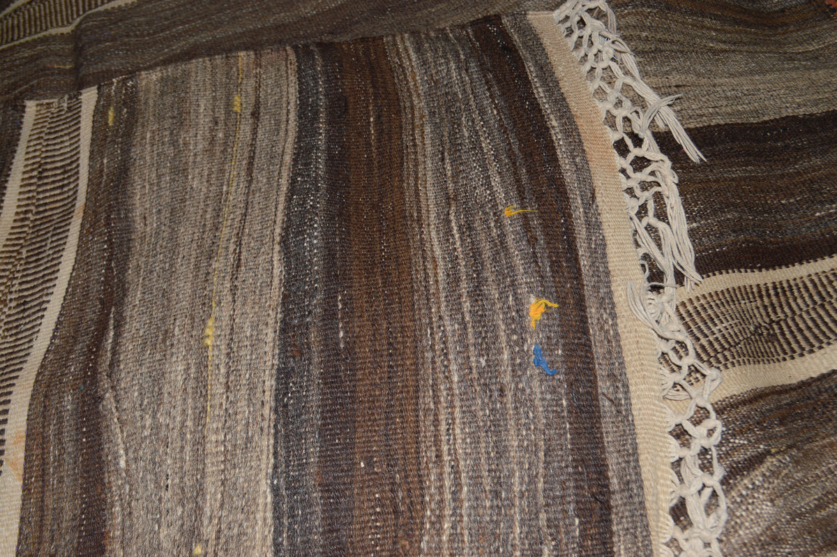 K04 Brown Striped Vintage Moroccan Kilim, 255 × 150 cm — detail 1