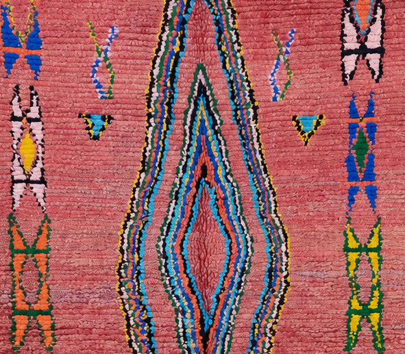 Detail of Dusty Pink Vintage Moroccan Rug with Long Center Diamond, 270 × 160 cm.