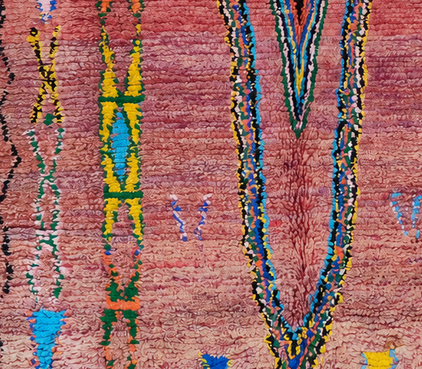 Detail of Dusty Pink Vintage Moroccan Rug with Long Center Diamond, 270 × 160 cm.