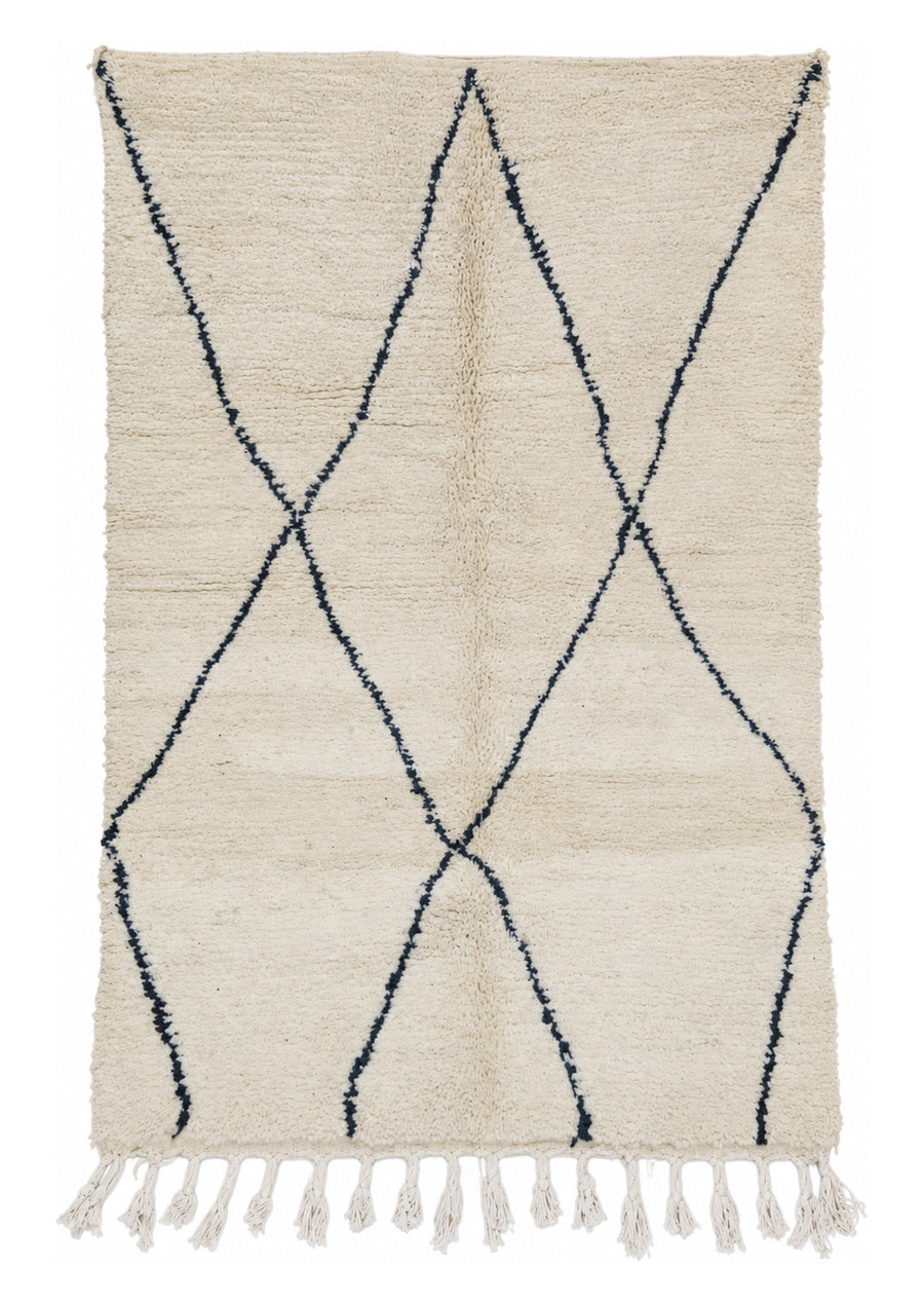 Cream Vintage Beni Ourain Rug with Asymmetrical Diamonds, 250 × 163 cm.