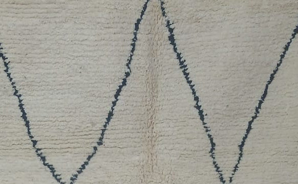 Pattern detail from the original photograph of Cream Vintage Beni Ourain Rug with Asymmetrical Diamonds, 250 × 163 cm.