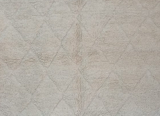 Pattern detail from the original photograph of Cream Vintage Beni Ourain Rug with Subtle Diamonds, 270 × 190 cm.