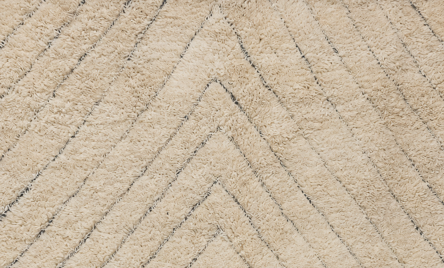 Detail of Cream Vintage Beni Ourain Rug with Fine Diagonal Diamonds, 290 × 224 cm.