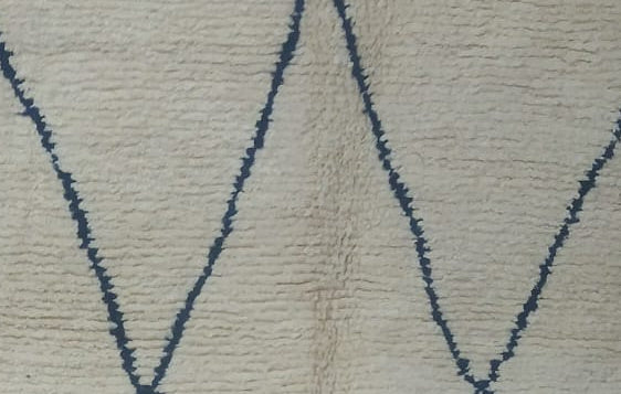 Pattern detail from the original photograph of Cream Vintage Beni Ourain Rug with Open Dark Diamonds, 258 × 160 cm.