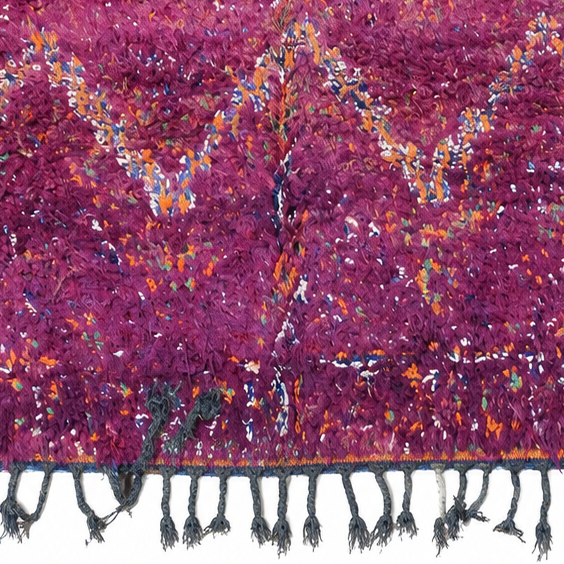 Fringe and edge detail of Magenta Vintage Moroccan Rug with Light Diamonds, 335 × 174 cm.