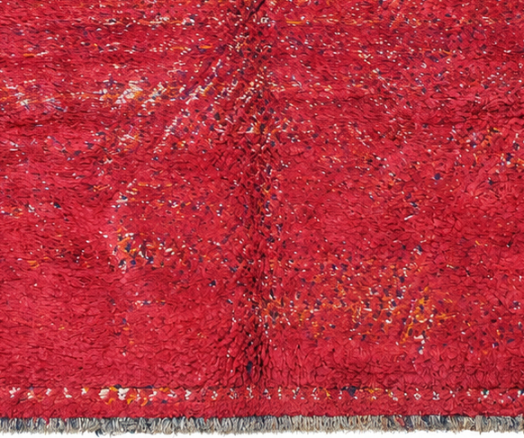 Fringe and edge detail of Red Vintage Moroccan Rug with Subtle Diamonds, 320 × 210 cm.