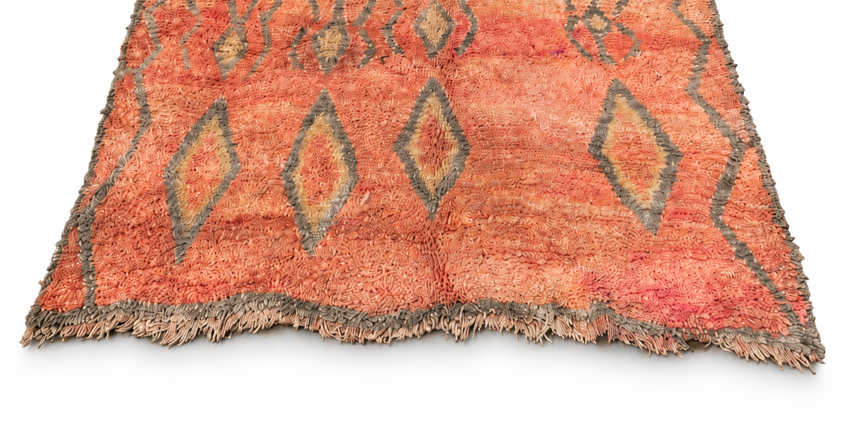Edge detail of Apricot Vintage Moroccan Rug with Open Diamonds, 350 × 180 cm.