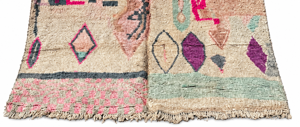 Edge detail of Pink and Green Vintage Moroccan Rug with Abstract Motifs, 290 × 145 cm.